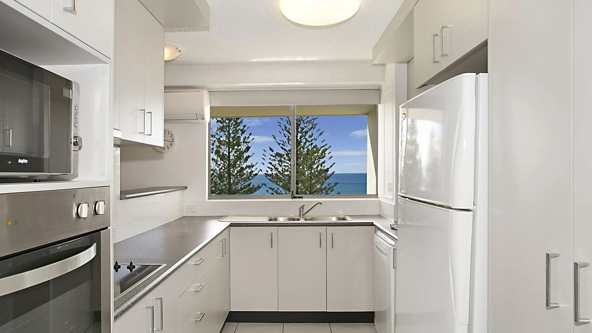Solnamara Beachfront Apartments Gold Coast Aparthotel