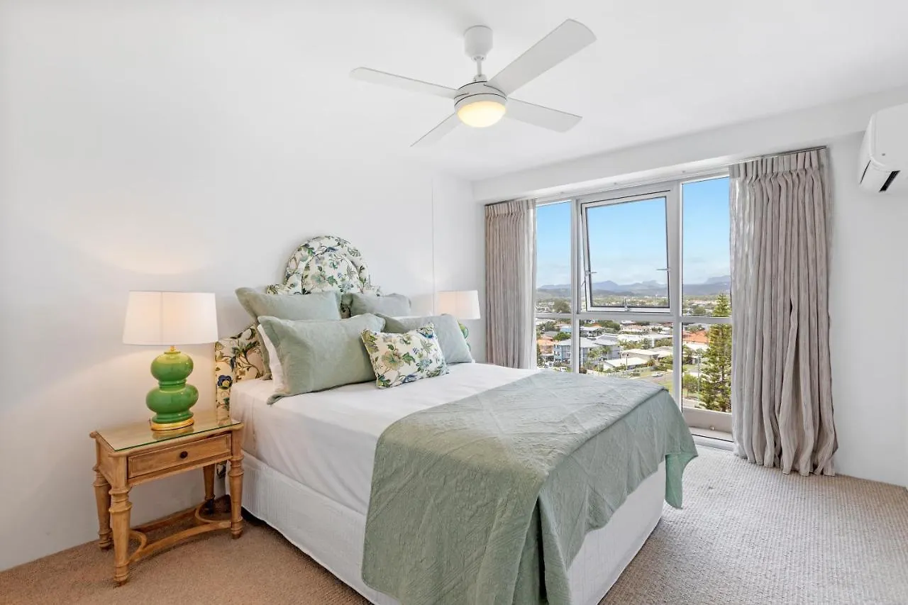 **** Aparthotel Solnamara Beachfront Apartments Gold Coast Australia