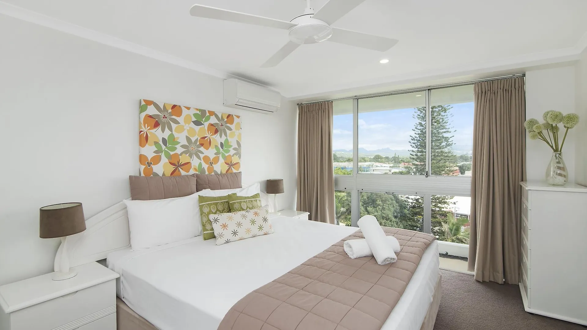 Aparthotel Solnamara Beachfront Apartments Gold Coast