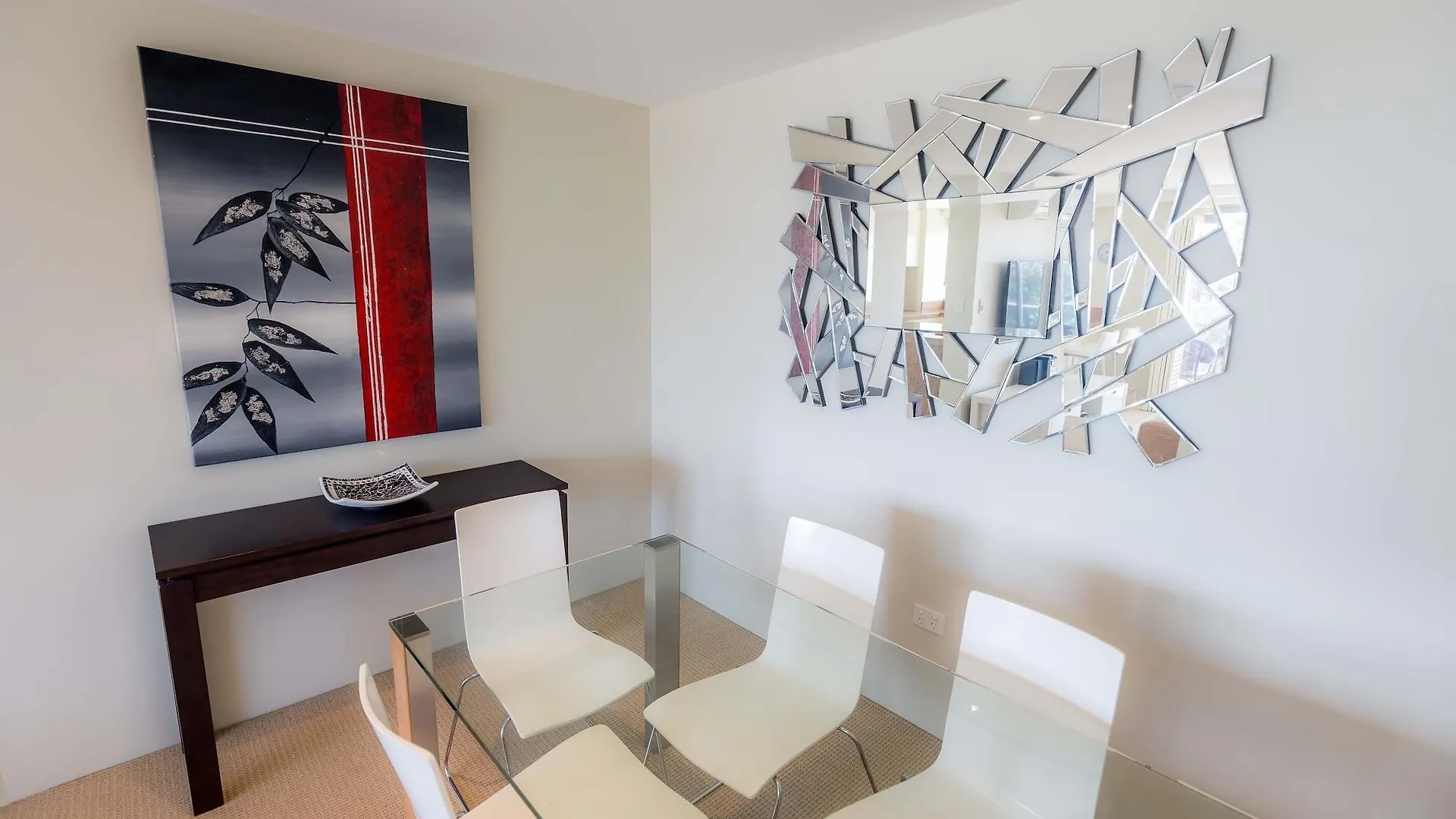 Aparthotel Solnamara Beachfront Apartments Gold Coast
