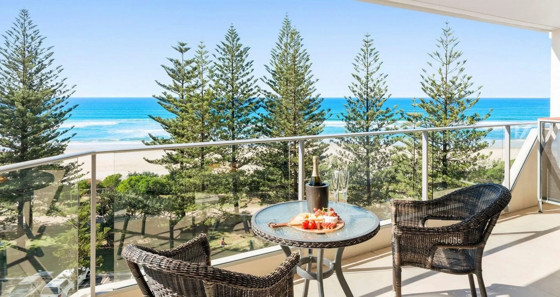 Aparthotel Solnamara Beachfront Apartments Gold Coast
