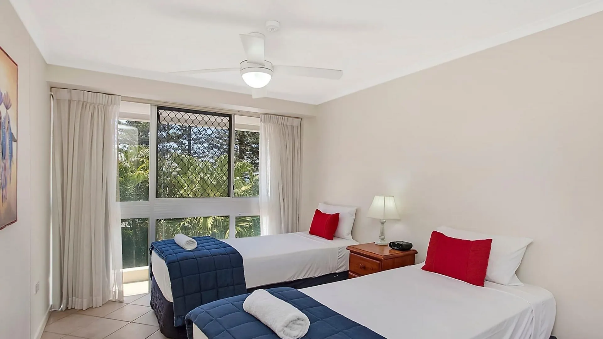 **** Aparthotel Solnamara Beachfront Apartments Gold Coast Australia