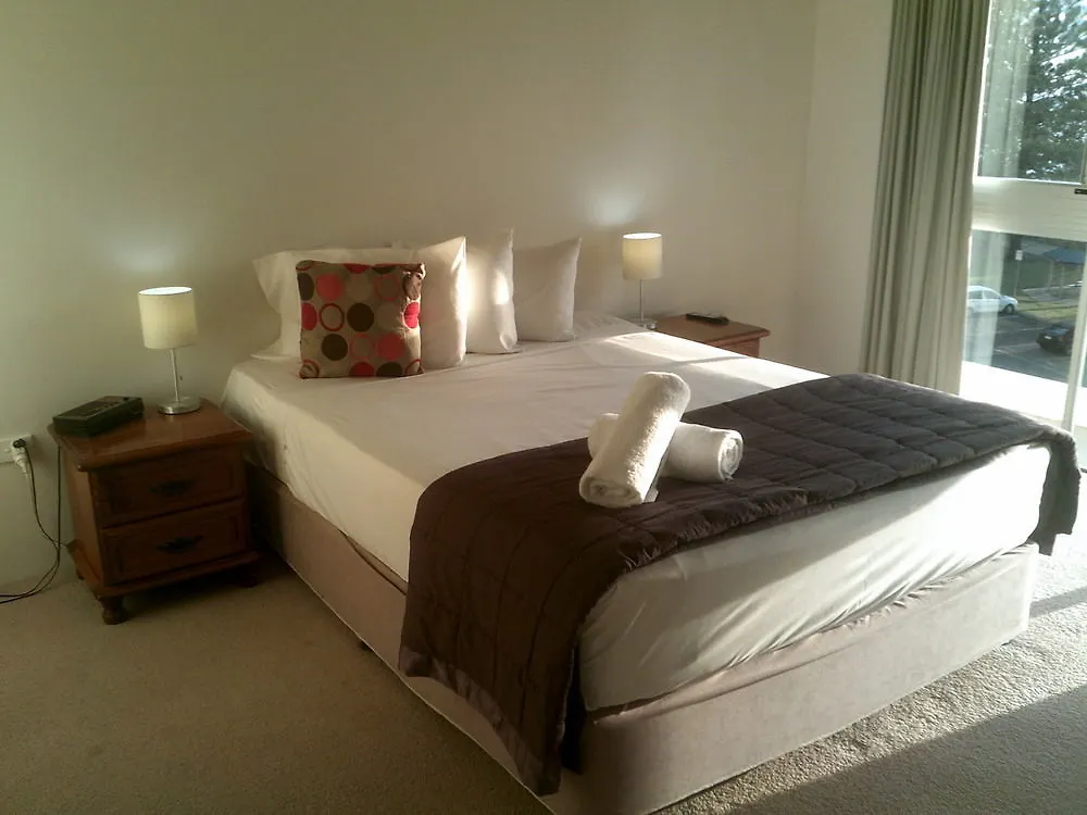 **** Aparthotel Solnamara Beachfront Apartments Gold Coast Australia